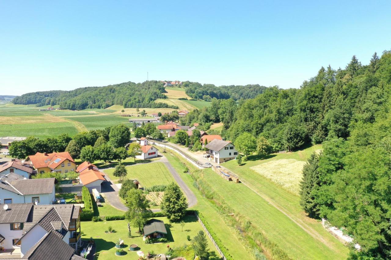 Gasthof Zum Wallner Hotel Kalch Exterior photo