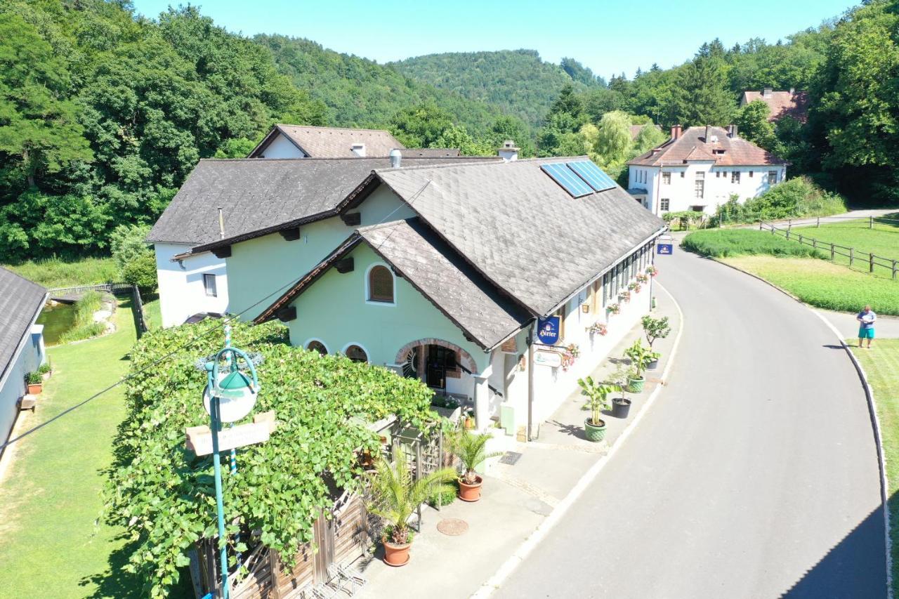 Gasthof Zum Wallner Hotel Kalch Exterior photo